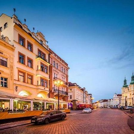Unique Central Square Business Apt. Hradec Králové Exteriör bild