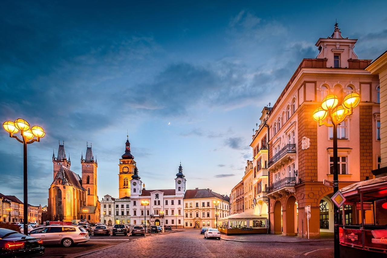 Unique Central Square Business Apt. Hradec Králové Exteriör bild